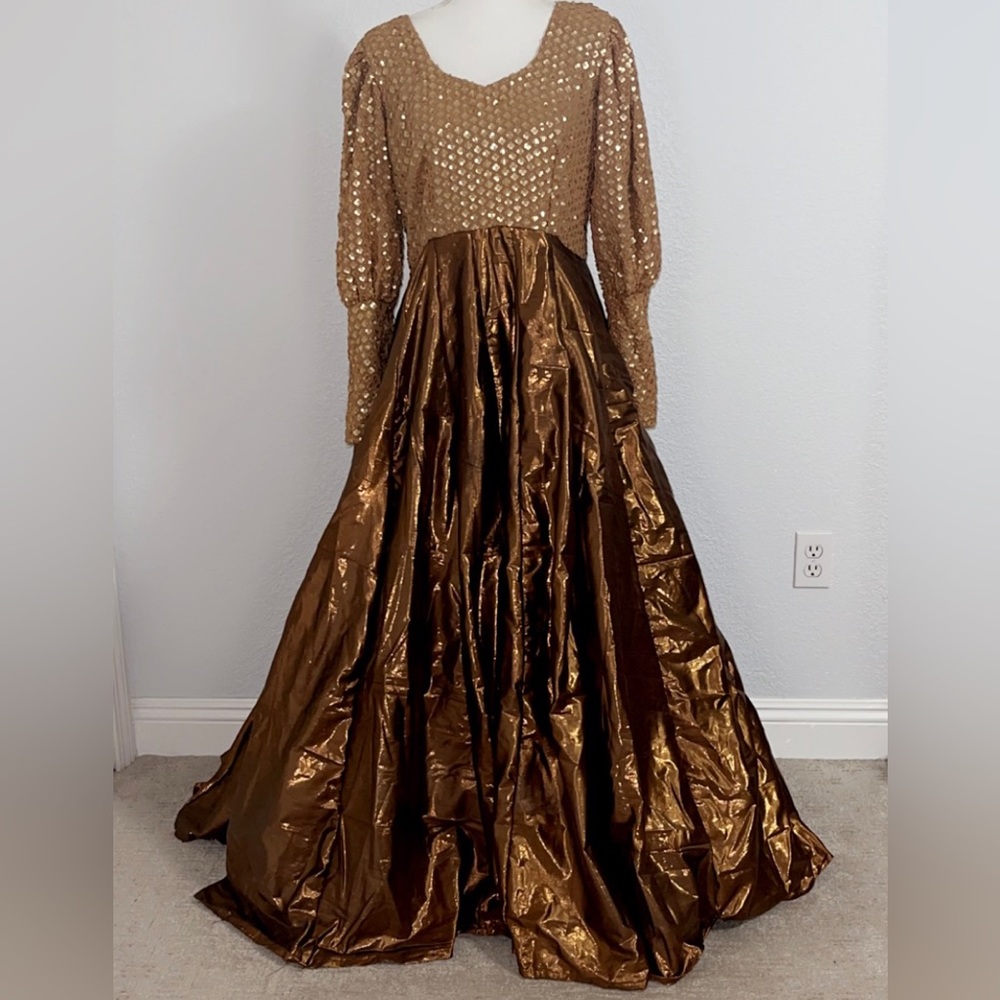 🌟SOLD🌟 Beautiful dress…combination of Brown, mustard and gold. Brand New.